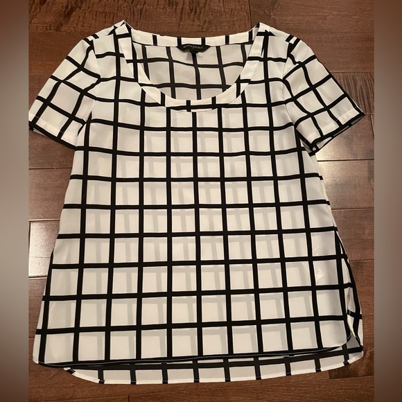 Banana Republic Factory Tops - Banana Republic Factory Grid Pattern Blouse